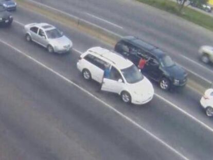 Cámaras de vigilancia captan el momento del secuestro.