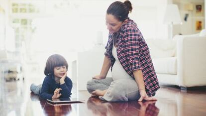 Si quiere un hijo listo, quítele el iPad y dele una guitarra