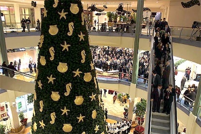 Inauguración del centro comercial Diagonal Mar, el 20 de noviembre de 2001.