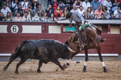 Diego Ventura y Nazarí, el caballo estrella de su cuadra, el pasado 9 de junio, en Las Ventas.