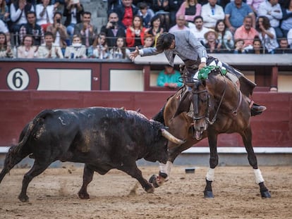 Diego Ventura y Nazarí, el caballo estrella de su cuadra, el pasado 9 de junio, en Las Ventas.