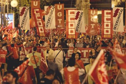 Cabecera de la manifestación celebrada ayer por la tarde en el centro de Valencia.