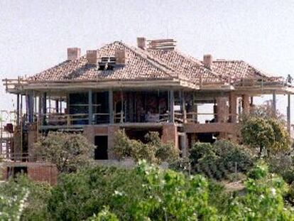La construcción de la residencia del príncipe Felipe, de 33 años, situada en el recinto de La Zarzuela, avanza a buen ritmo y se espera que esté concluida a finales de año.