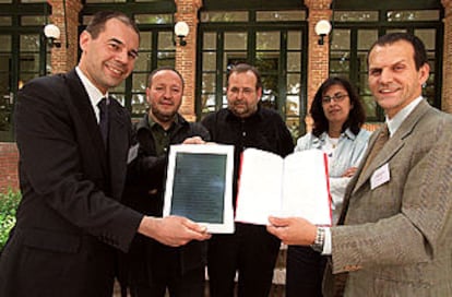 Alain Schmidt, J. A. Millán, J. L. Rodríguez Illera, Ana Latorre y Alfonso García, ayer en Madrid.