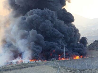 Incendio en la planta de Geocycle en Albox (Almería).