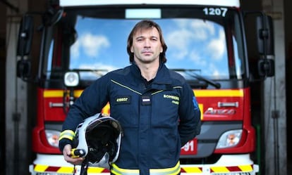 José Antonio Gómez Milara fue uno de los primeros bomberos que llegó al Windsor.