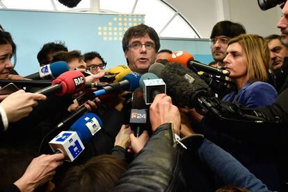 Carles Puigdemont fa declaracions als mitjans després de reunir-se amb Roger Torrent el passat dia 24 a Brussel·les.