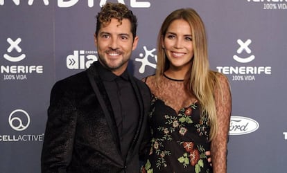 El cantante David Bisbal y la actriz Rosanna Zanetti durante la 21º edición de los Premios Cadena Dial, el pasado 16 de marzo, en Tenerife.