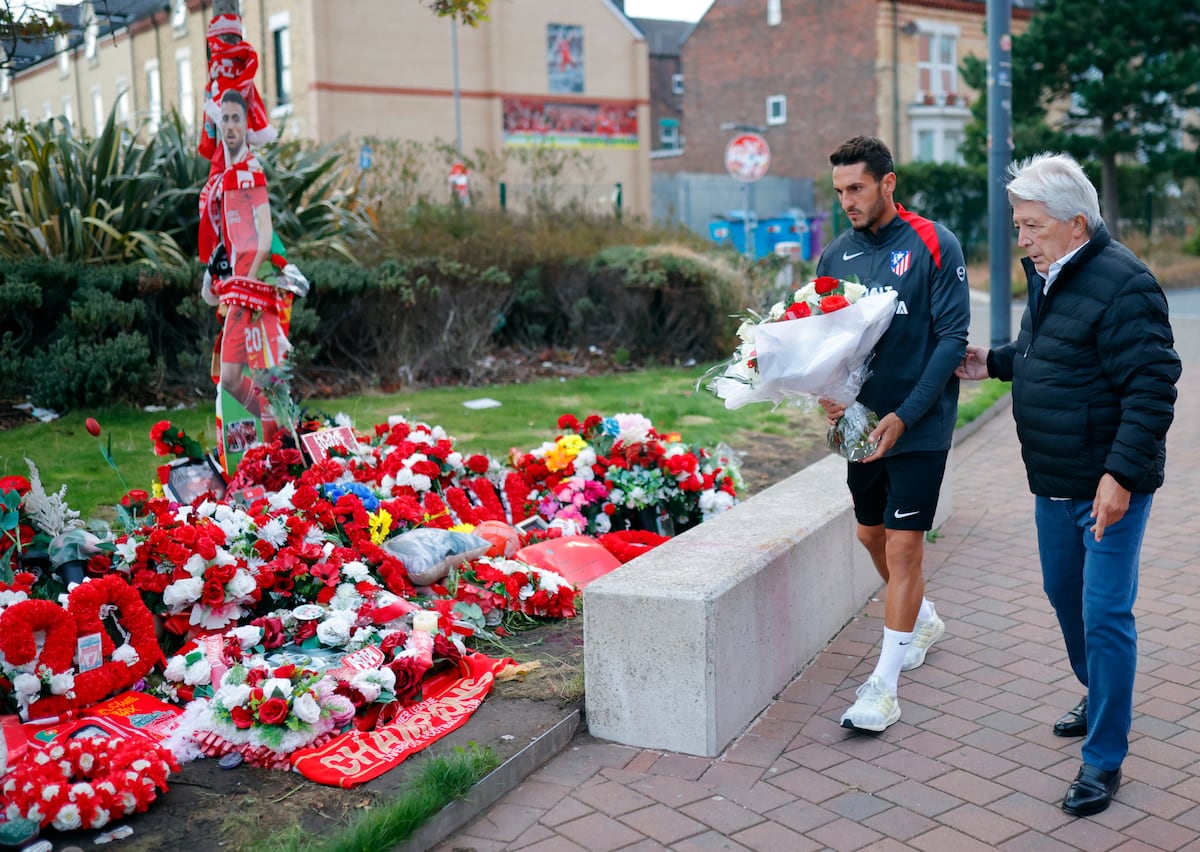 Resistencia, vieja guardia y melancolía en el desafío del Atlético en Anfield
