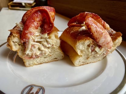 'Lobster roll' al corte, en Manero. J. C. CAPEL