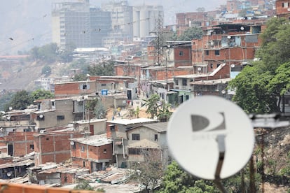 Antenas de DirectTV en el barrio Catia, en mayo pasado.