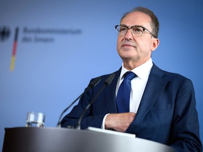 Alemania señala a Rusia como responsable de un arsenal de armas hallado en Berlín