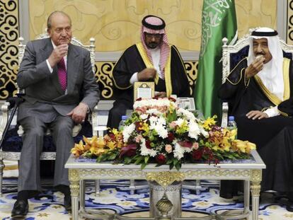 Spain’s King Juan Carlos (left) with Crown Prince Salman bin Abdulaziz Al Saud of Saudi Arabia (far right).
