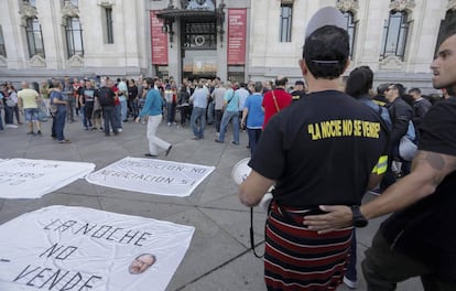 Manifestación de policías municipales ante el Ayuntamiento de Madrid contra la política de su concejal Javier Barbero.