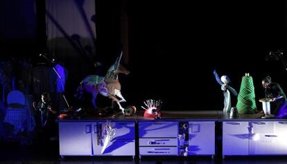 Representación de 'El sastrecillo valiente' del grupo teatral Etcétera, en el Teatro Real de Madrid