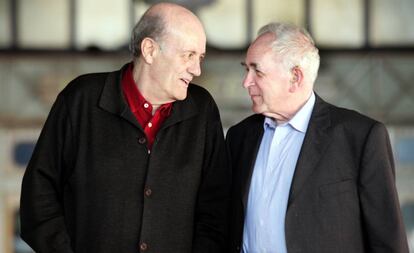 Javier Muguerza (a la izquierda) con el también filósofo Ernest Tugendhat, en 2005. 