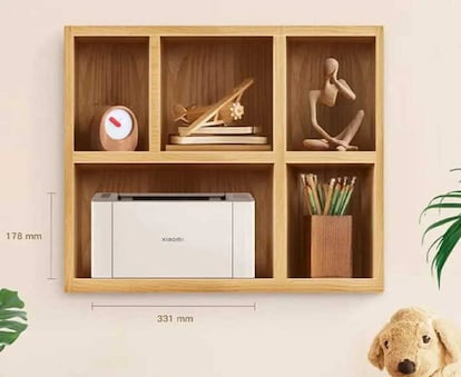 Xiaomi Laser Printer K100 en una mueble