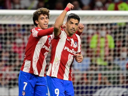 Luis Suárez y João Félix celebran el triunfo del Atlético
