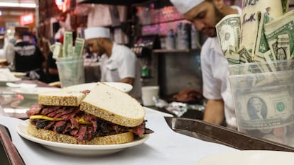 Chefs at New York restaurant Katz's Delicatessen, in 2017.