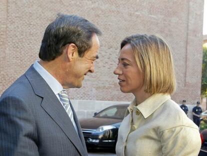 El presidente del Congreso, José Bono, y la ministra de Defensa, Carme Chacón