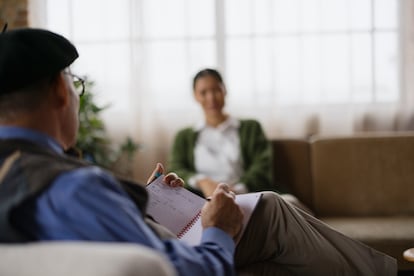 Hay formaciones muy interesantes sobre cómo gestionar entornos laborales adversos. El secreto está en que cada uno encuentre su vía de escape.