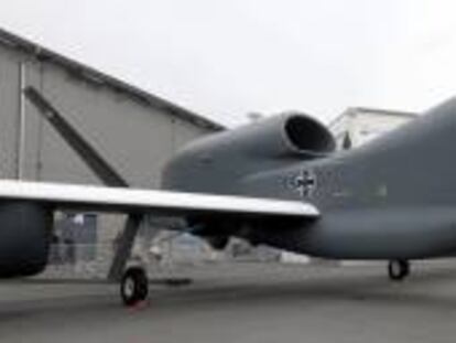 El Gobierno japonés planea adquirir entre uno y tres aviones espía estadounidenses Global Hawk para mejorar las capacidades de recolección de información de las Fuerzas de Auto Defensa (Ejército). EFE/Archivo