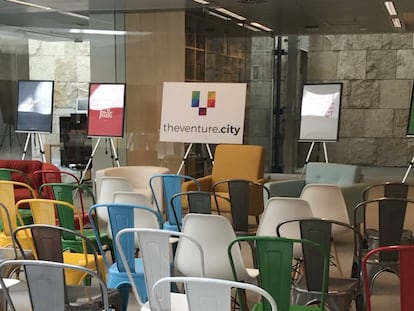 Titulación oficial con profesores del sector.