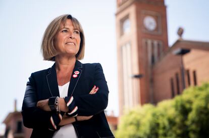 Núria Marín, alcaldesa de l'Hospitalet de Llobregat, el miércoles, ante el Ayuntamiento.