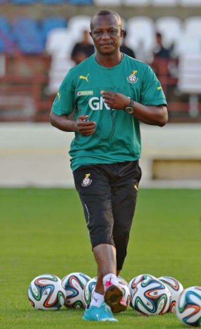 El técnico Kwesi Appiah, en un entrenamiento.