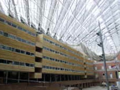 b sin nº (31/oct/00) -imagen digital- Edificio Roger de Luria, nuevo edificio de la universidad Pompeu Fabra. -foto: Carles Ribas.