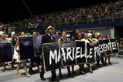 Em São Paulo, a Vai-Vai também homenageou a vereadora do PSOL.  Escola paulistana acabou sendo rebaixada por erros técnicos, mas seu desfile pelo fim do preconceito foi bem recebido pelo público e pelas redes sociais. 