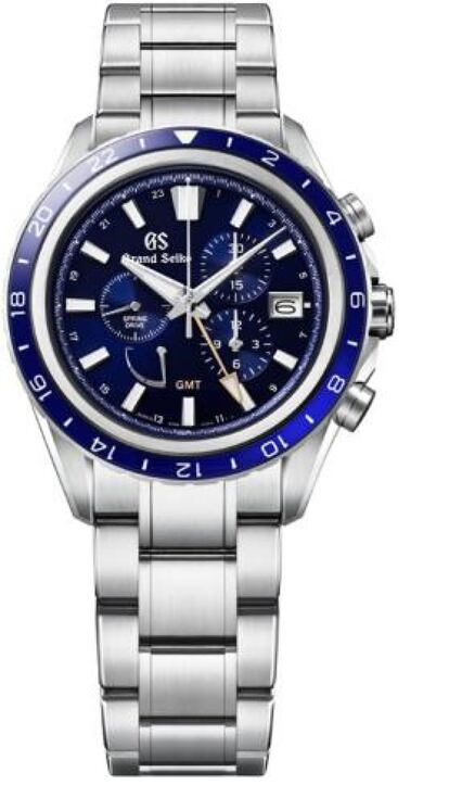 Grand Seiko acaba de presentar su colección Evolution 9, una serie que lleva que lleva la legibilidad y el confort de la marca a un nuevo nivel, con un estilo muy deportivo. El cronógrafo Spring Drive GMT 9R96 (en la imagen) es una edición limitada a 700 unidades con motivo de su 15º aniversario de este diseño. Cuenta con brazalete y caja de titanio de alta intensidad, cristal de zafiro de doble curvatura con revestimiento antirreflectante y es resistente al agua hasta a 100 metros de profundidad. Precio: 12.500 euros.