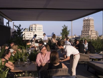 La reformada terrassa de l&rsquo;hotel Mandarin Oriental aposta pels sabors del Jap&oacute; i el Per&uacute;. 