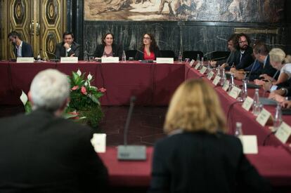 Colau encabeza la reuni&oacute;n con los c&oacute;nsules europeos. 
 
 