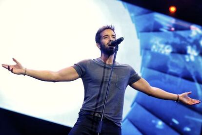 Alborán, durante el concierto de ayer en Las Ventas.