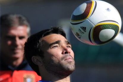 El jugador portugués Deco en un entrenamiento en el Mundial de Sudáfrica.