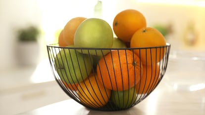 Una forma versátil y decorativa de almacenar la fruta manteniénola fresca. GETTY IMAGES.