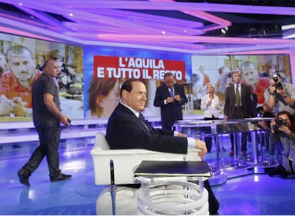 Silvio Berlusconi, durante la emisión del programa <i>Porta a Porta</i>.