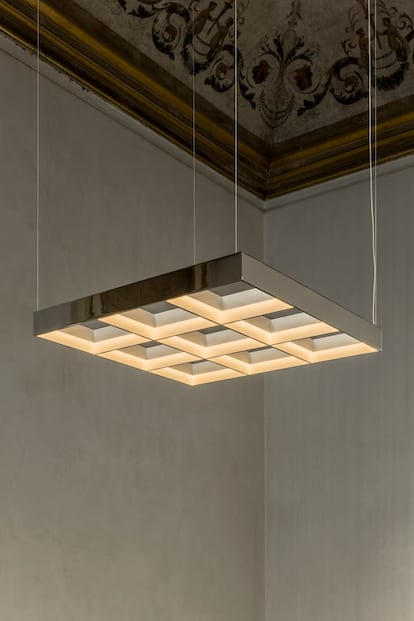 Una de las lámparas de la colección 'Frames', de Michael Anastassiades.