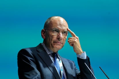 GRAFCAT9387. BARCELONA, 14/10/2024.- El exprimer ministro de Italia Enrico Letta durante su intervención en las jornadas "World in Progress Barcelona", un foro de debate impulsado por el Grupo PRISA sobre los retos de la globalización y la erosión de las democracias. EFE/Alejandro García