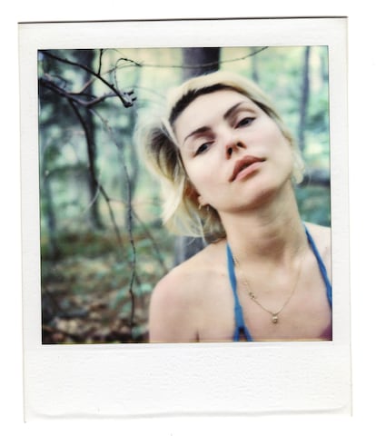 Una polaroid del álbum personal de la artista, incluida en su autobiografía.