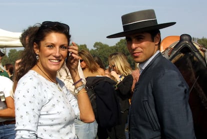 Francisco Rivera con su madre Carmen Ordóñez en una imagen de noviembre de 2001.