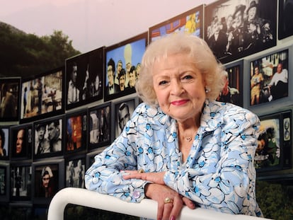 La actriz Betty White en una sesión de fotos del año 2011 en el Museo de la Radio y la Televisión de Los Ángeles (EE UU).