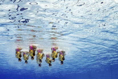 El equipo japonés de natación sincronizada compite en los Juegos Olímpicos de Río de Janeiro (Brasil) el 19 de agosto de 2016.