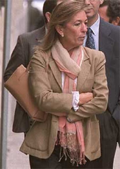 La juez Teresa Palacios, ayer, a la salida de la Audiencia.