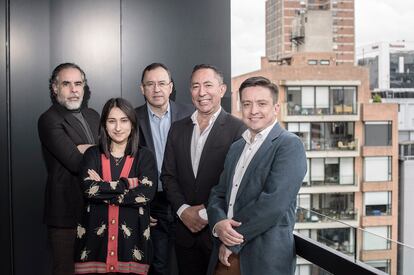 Equipo de campaña del candidato a la presidencia de Colombia, Gustavo Petro, en el norte de Bogotá. 21 de abril de 2022.