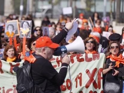 Manifestación de trabajadores de Benestar en Santiago