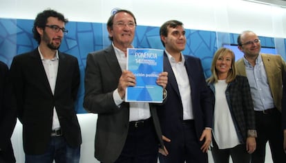 D'esquerra a dreta, Juan Milian, Ramon Riera, José Luis Ayllon, Mariosa Xandri i Sergio Santamaría.