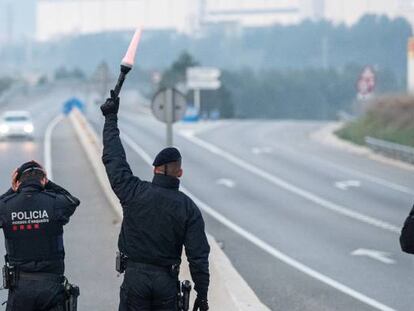 La policía detiene la salida de vehículos de Igualada.