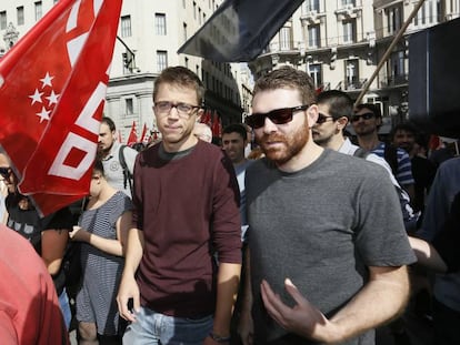 &Iacute;&ntilde;igo Errej&oacute;n en la protesta de los teleoperadores.